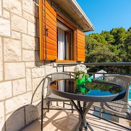 Semesterbostad Stone Oasis Marin Zrnovo