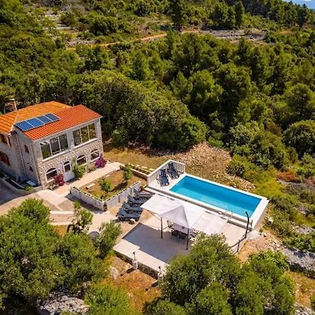 Semesterbostad Stone Oasis Marin Zrnovo